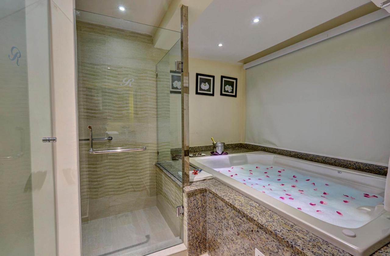 Suíte VIP Diamond de Lua de Mel com Banheira de Hidromassagem