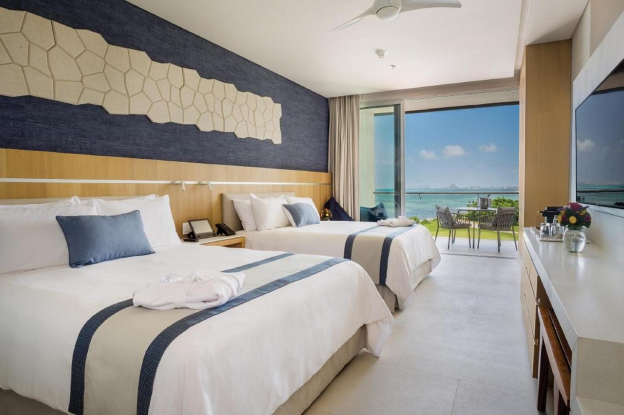 Quarto VIP Preferencial com 2 Camas Queen-size e Vista do Mar
