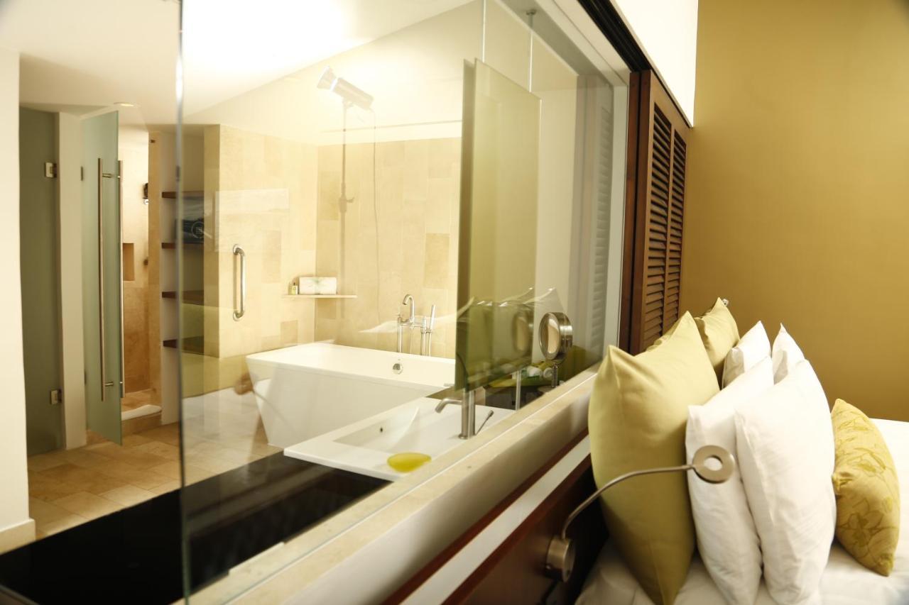Quarto VIP com 2 Camas Queen-size e Vista do Mar
