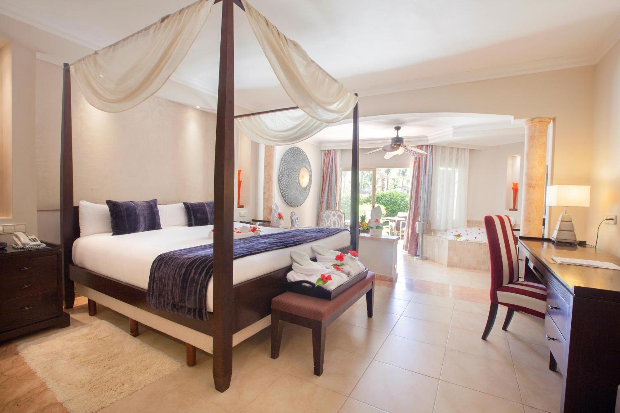 Suíte Júnior Majestic VIP Elegance com Acesso Direto à Piscina (Apenas Adultos) - Wi-Fi Gratuito