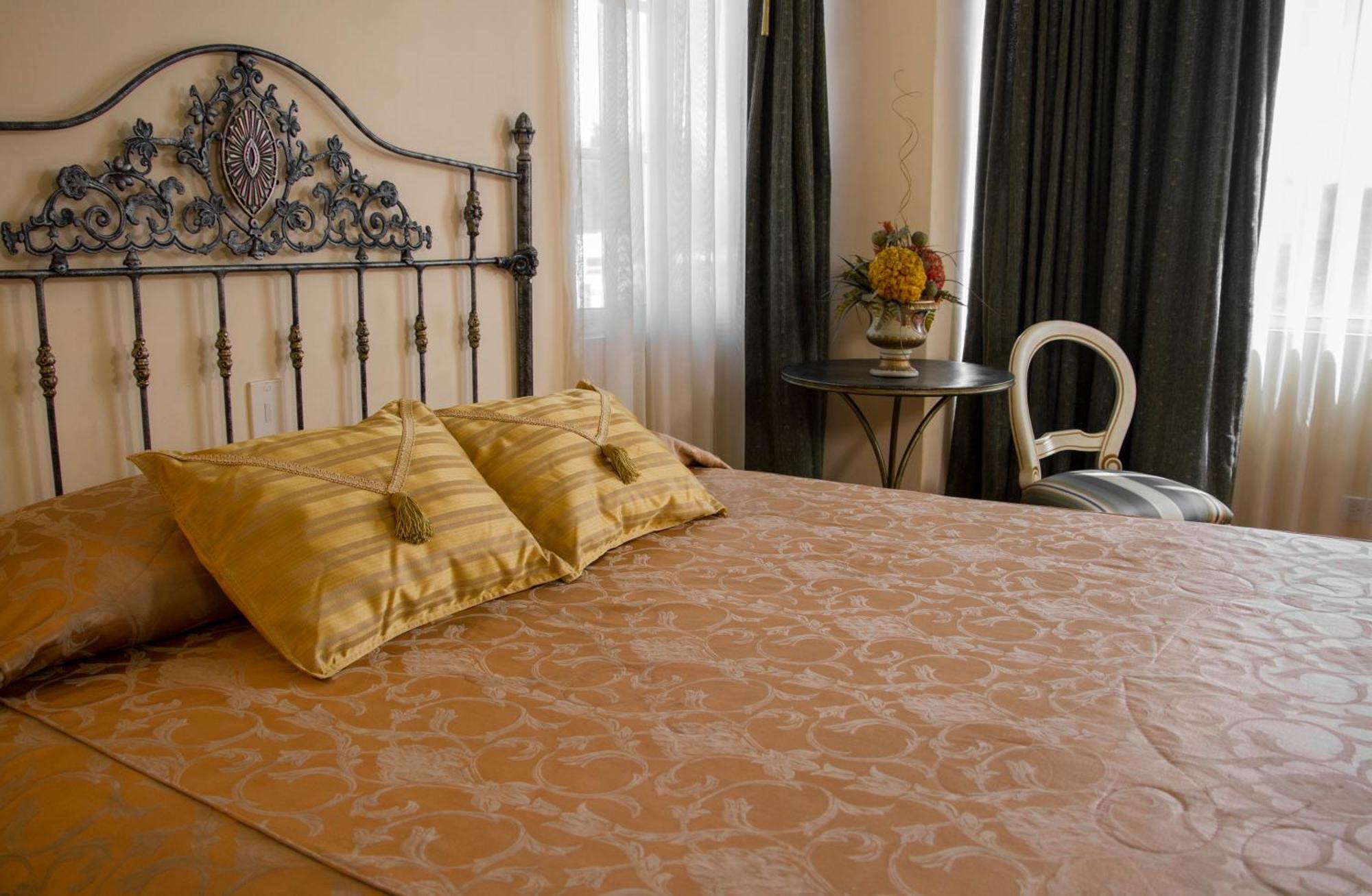 Quarto com Cama King-size