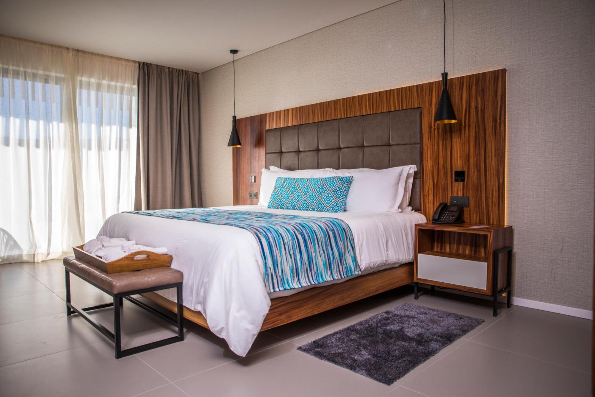 Suíte Elegance VIP de 1 Quarto com Banheira de Hidromassagem ao Ar Livre e Wi-Fi Gratuito - Apenas Adultos (Maiores de 18 Anos)