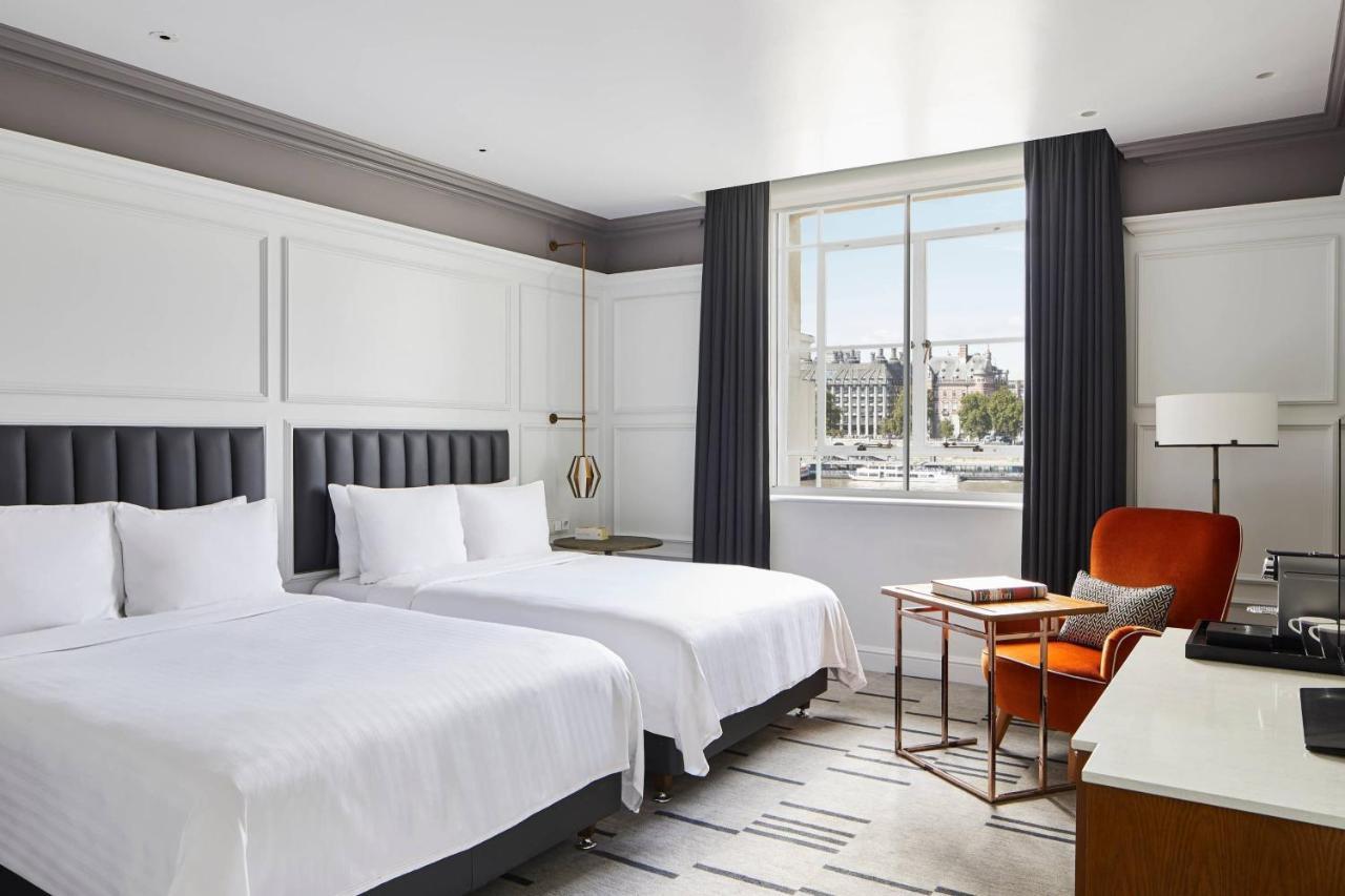 Quarto Duplo com 2 Camas de Casal e Vista do Rio