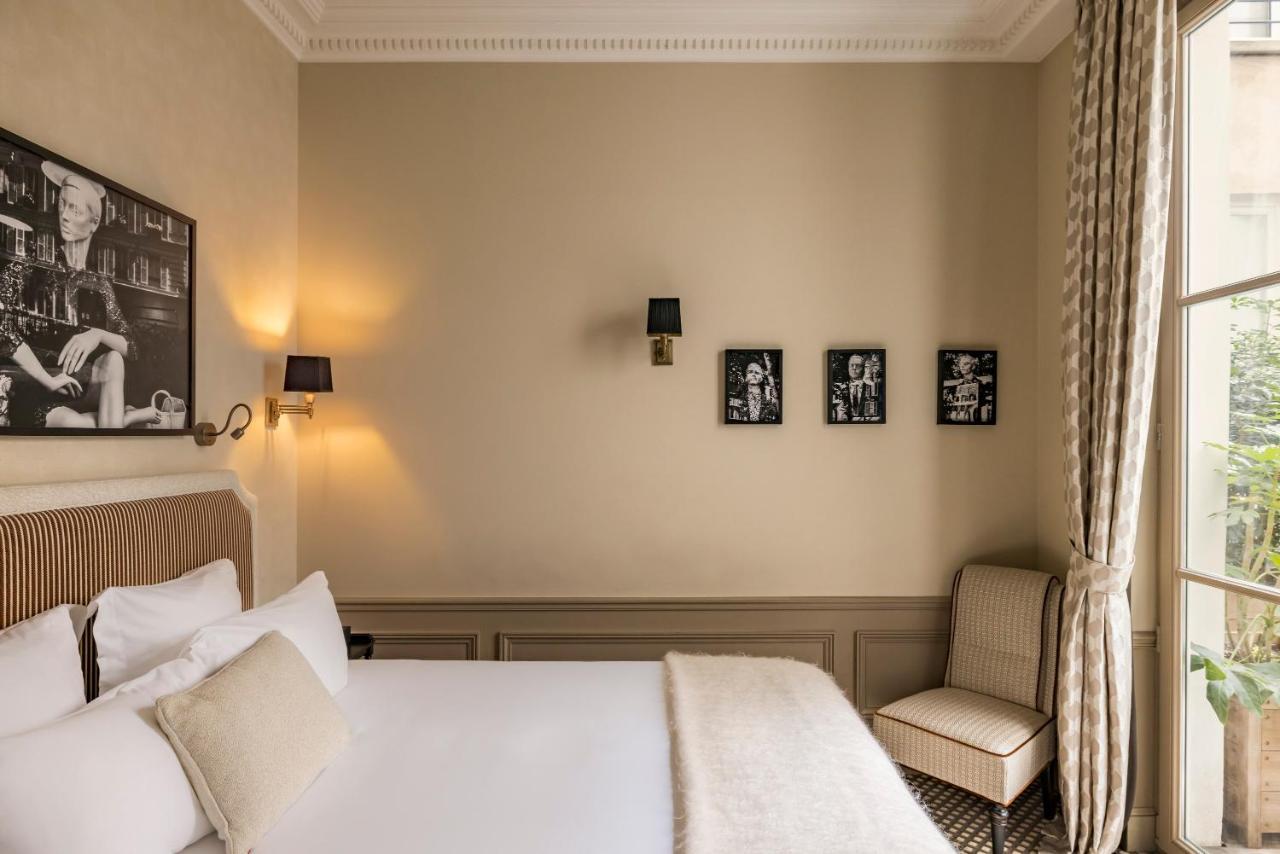 Quarto Clássico com Cama de Casal ou 2 de Solteiro