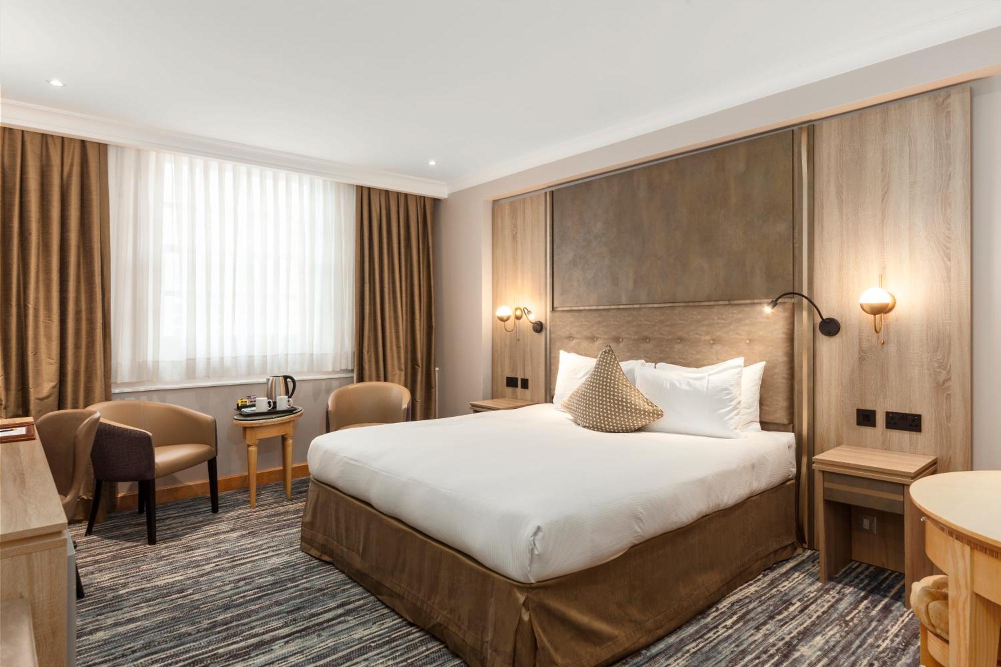 Quarto Superior com Cama Queen-size