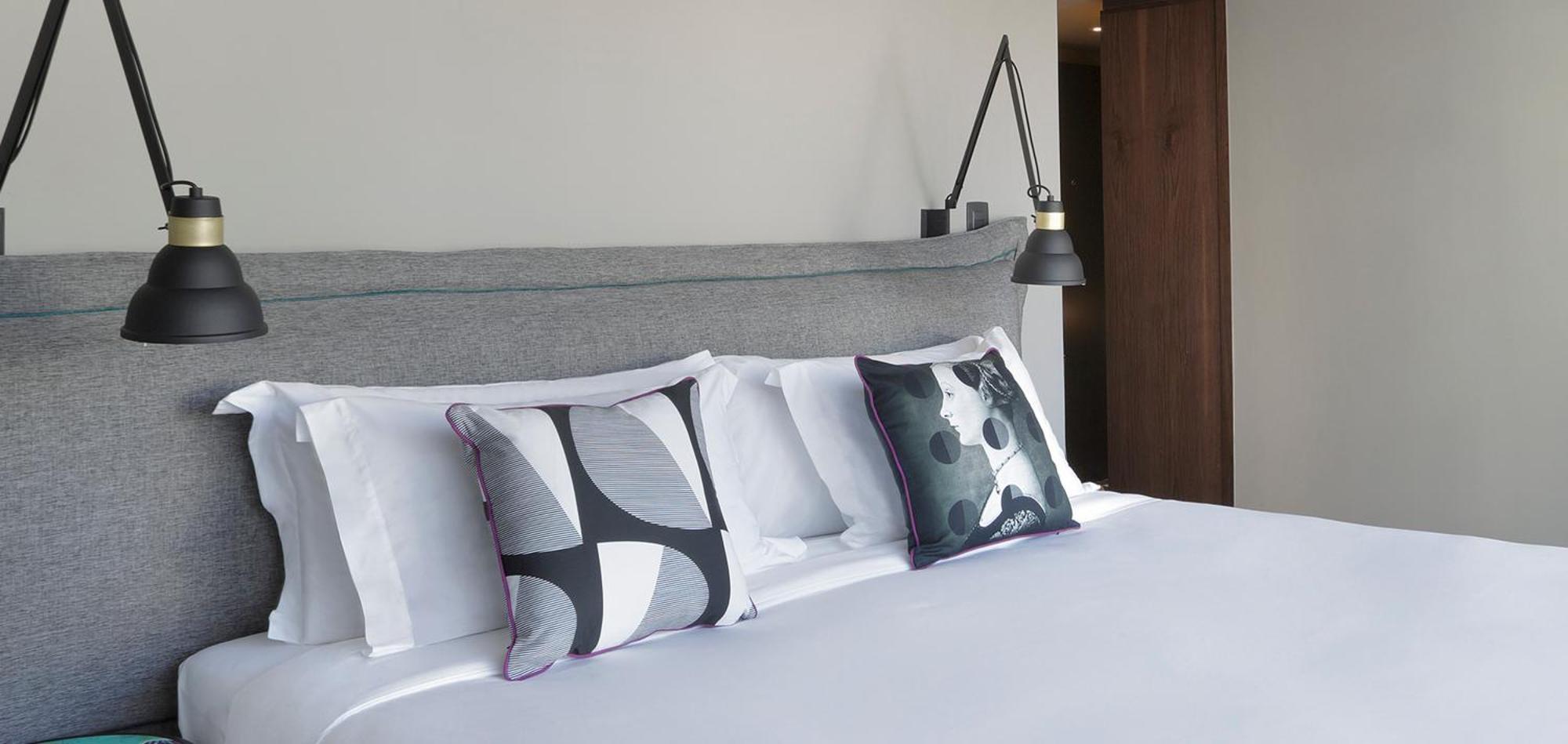 Quarto Triplo Superior com 1 Cama Queen-size e 1 Cama de Solteiro