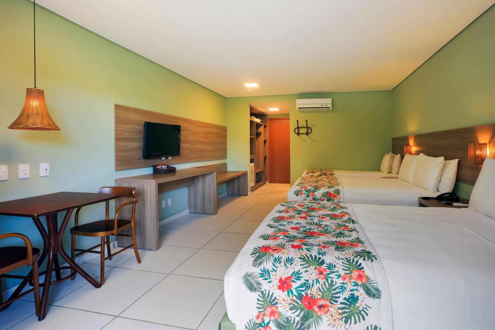 Quarto Família Superior (3 Adultos + 2 Crianças)