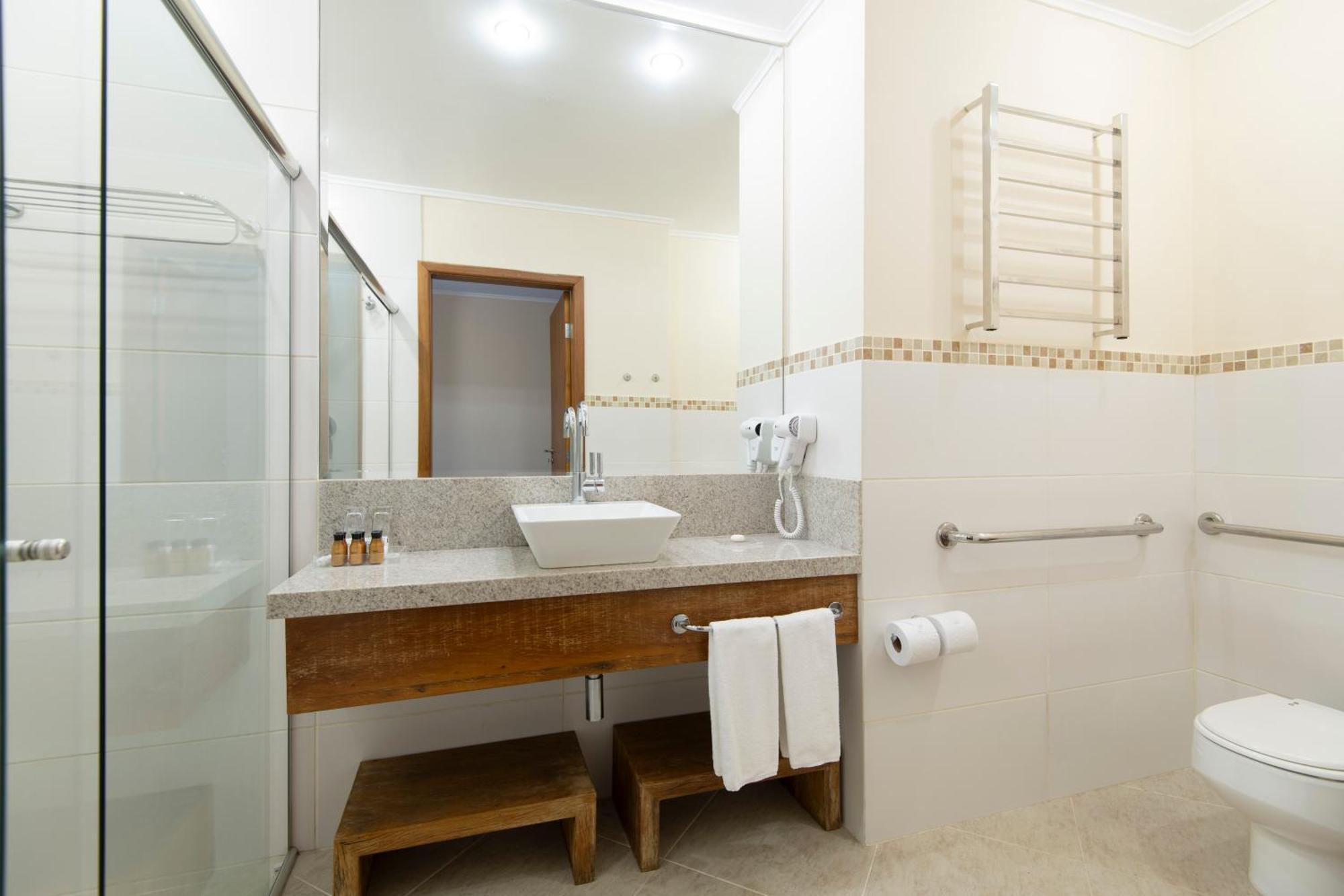 Quarto Standard com Cama de Casal ou 2 de Solteiro