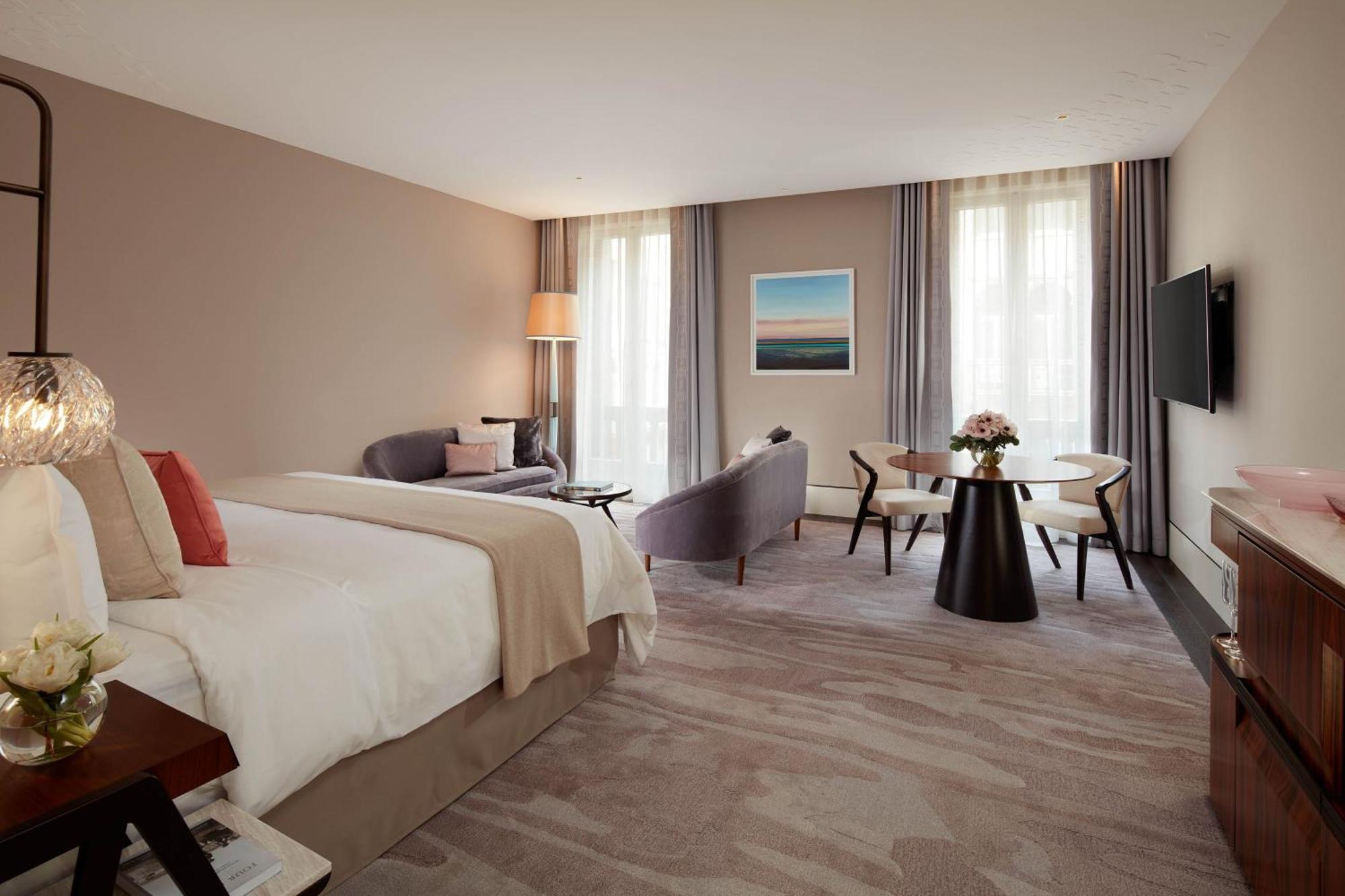 Suíte Júnior Astor com Cama King-size e Vista da Cidade
