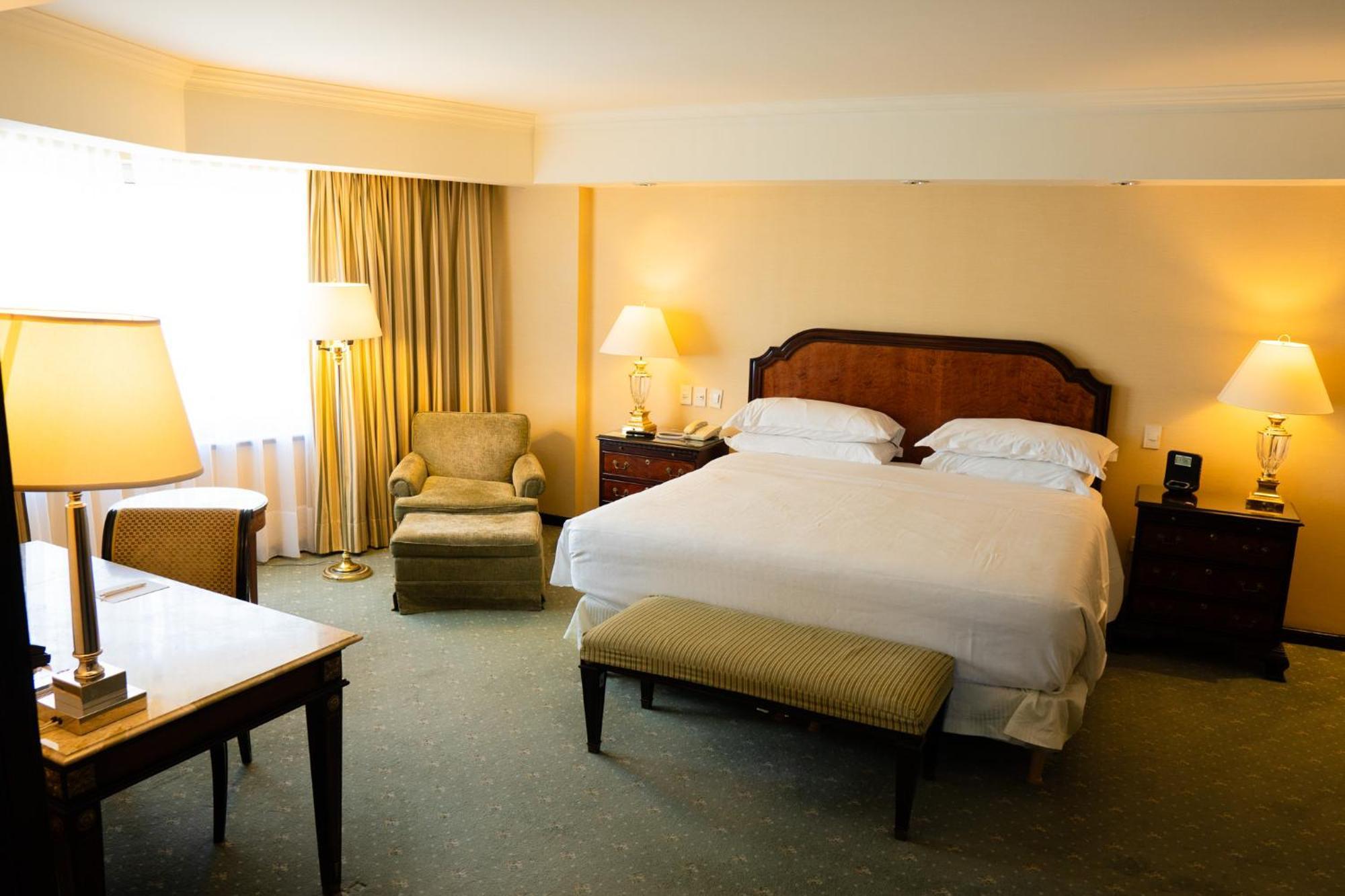 Suíte VIP Maior de 1 Quarto com Cama King-size e Acesso à Área VIP