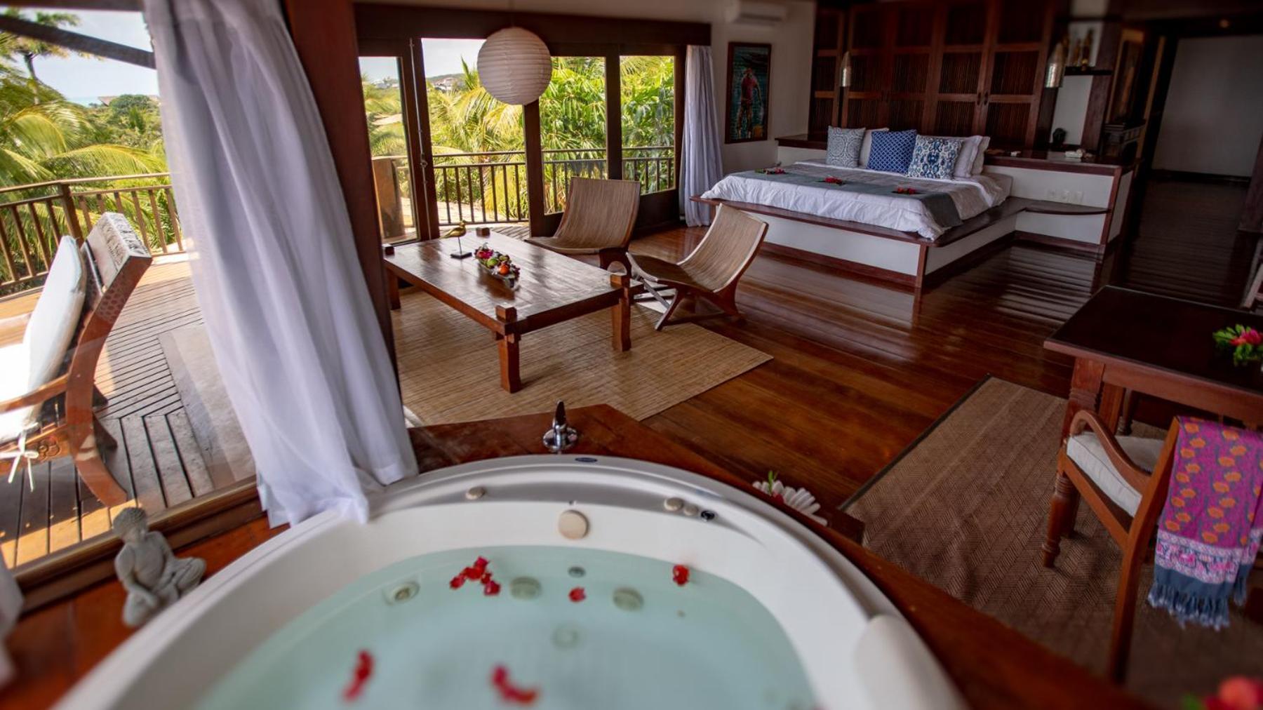 Suíte Premier com Vista do Mar e Banheira de Hidromassagem (3 Adultos)