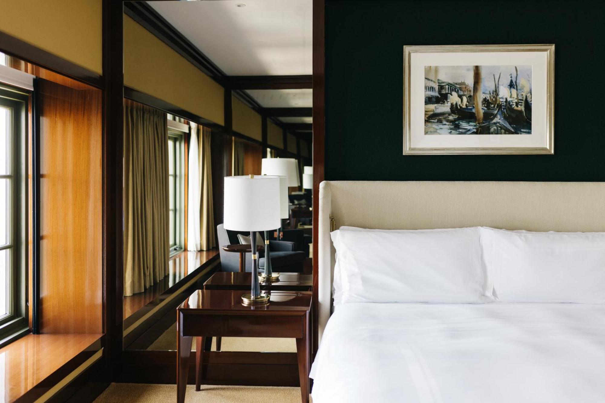Quarto Premier com Cama King-size e Vista do Rio - Acessível para Hóspedes com Mobilidade Reduzida