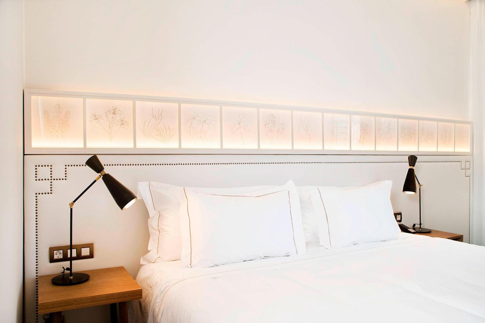 Quarto de Canto Egípcio com Cama King-size