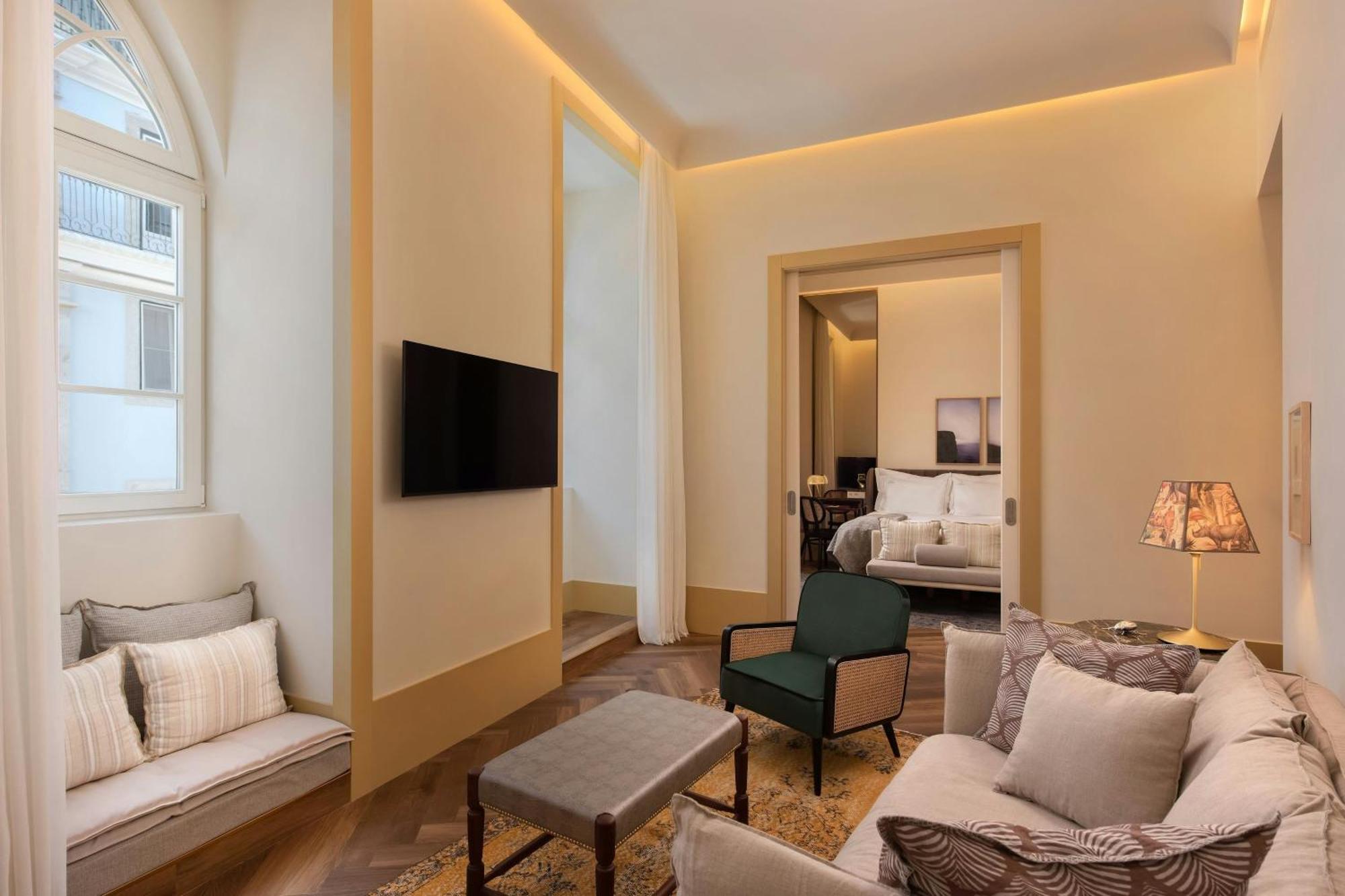 Suite com 1 Cama King-size, Sofá-cama, Vista Cidade e Varanda