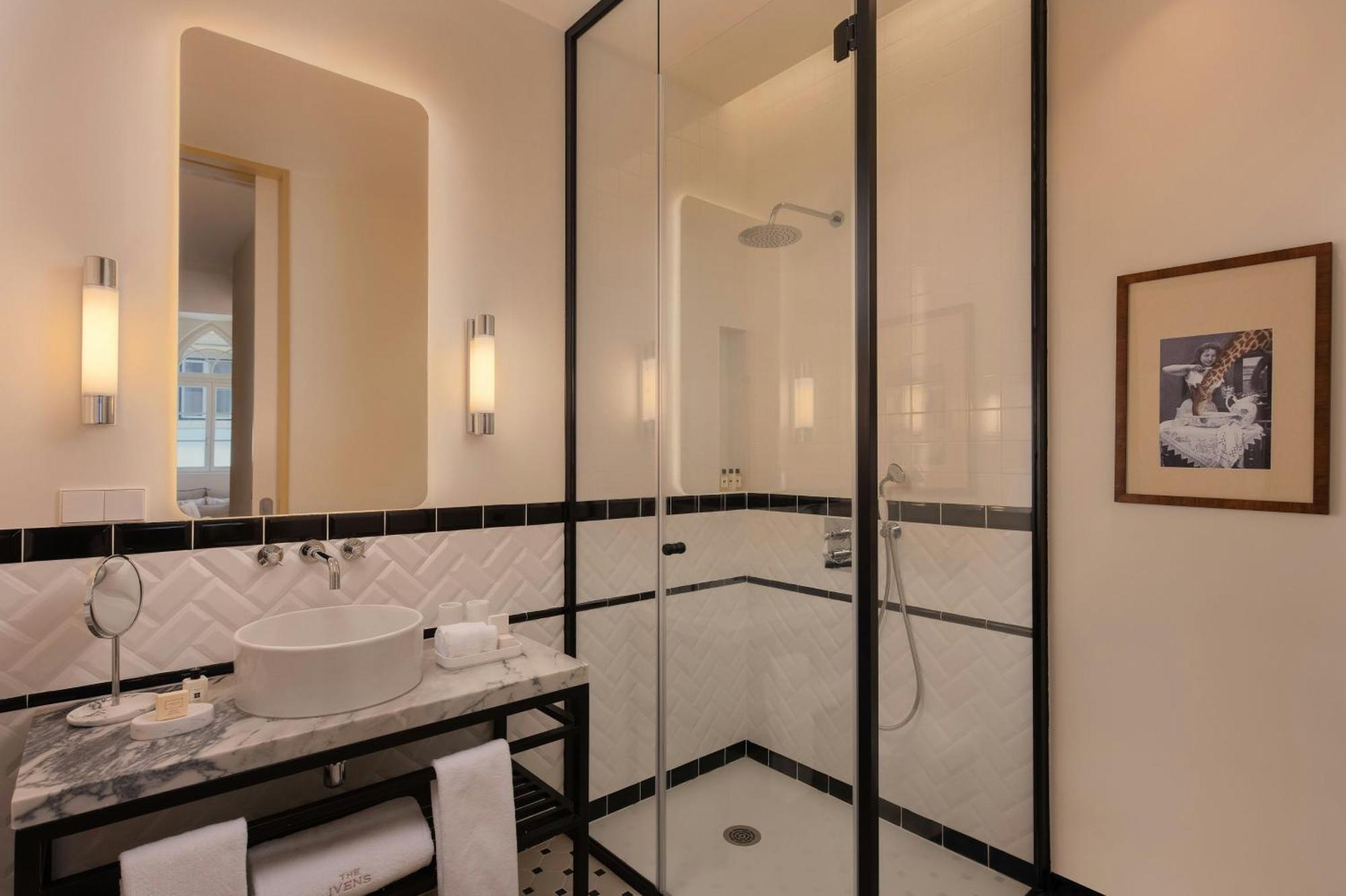 Quarto Ivens com 1 Cama King-size, Vista Cidade e Varanda