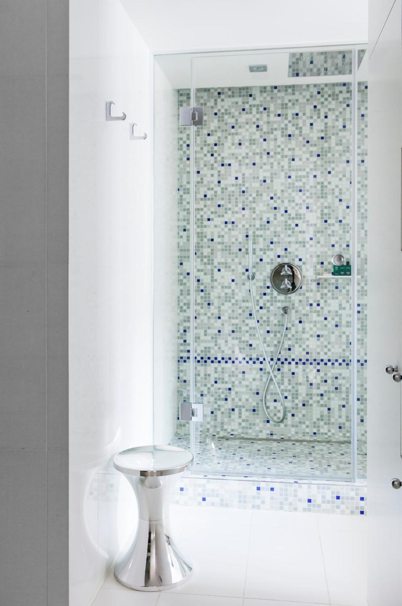 Quarto Luxo com 2 Camas de Solteiro
