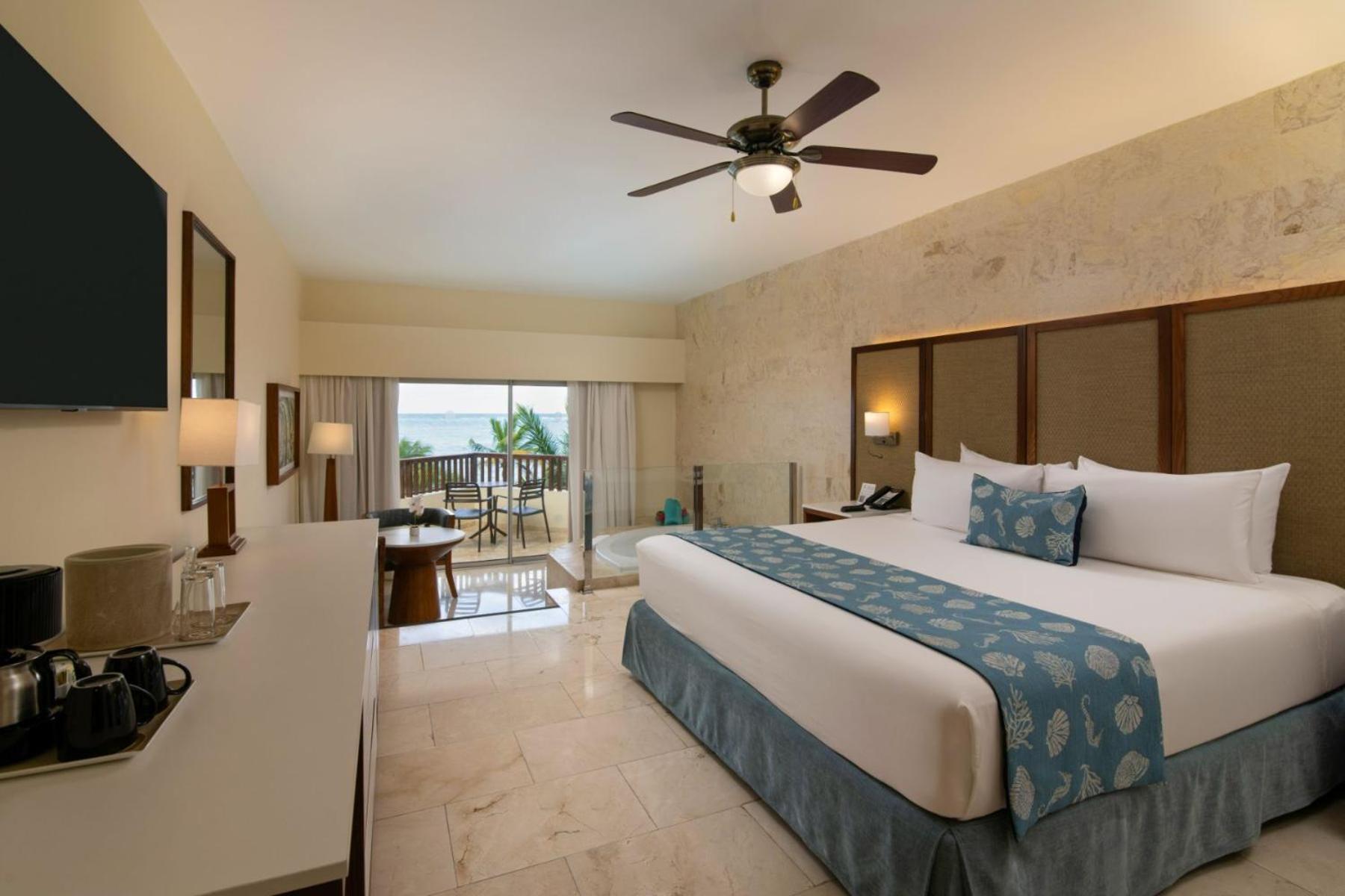 Suíte Júnior Premium com Vista Frontal do Mar e Banheira de Hidromassagem