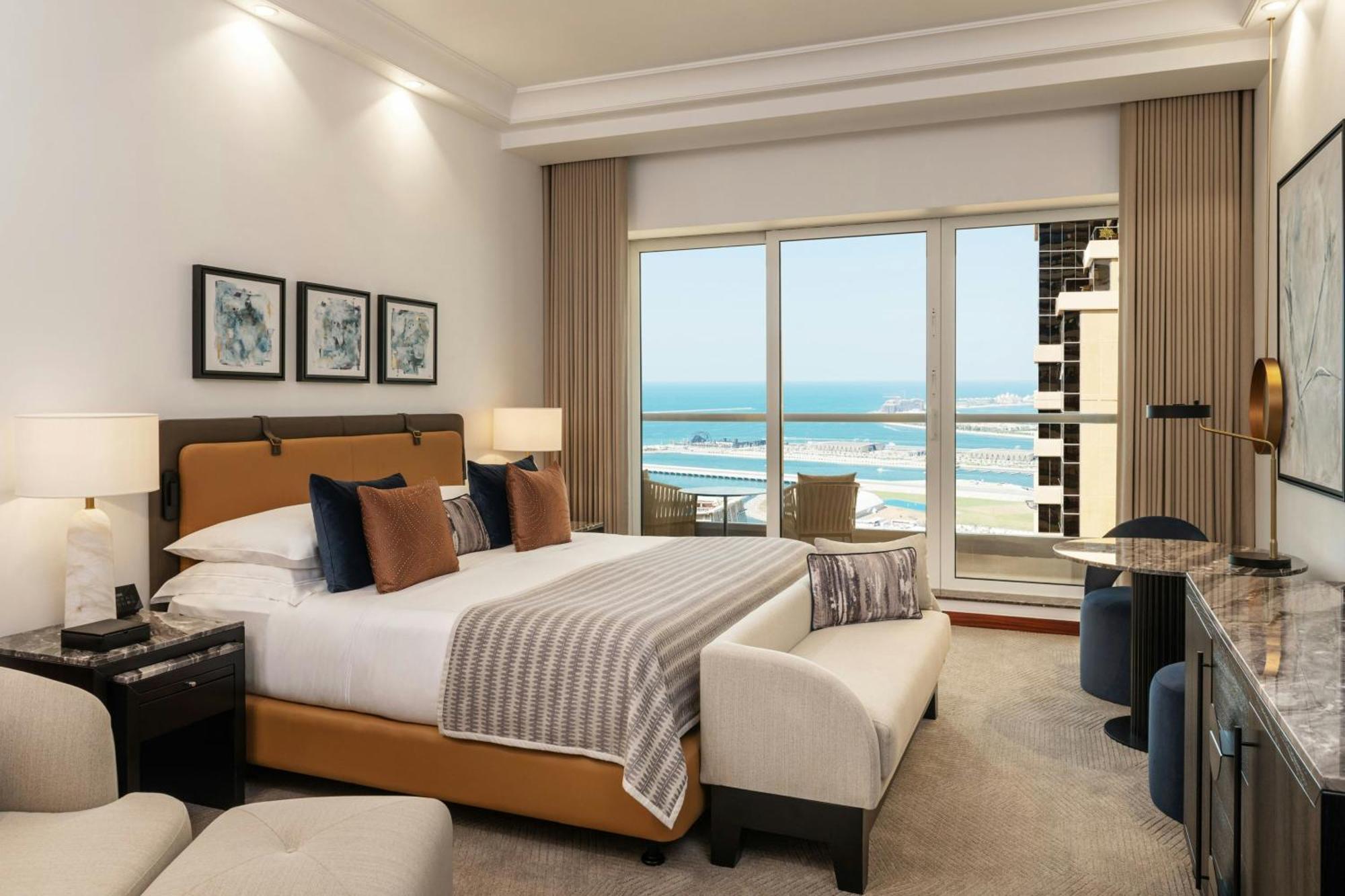 Quarto Deluxe com 1 Cama King-size e Acesso Gratuito à Praia e Piscina do Resort