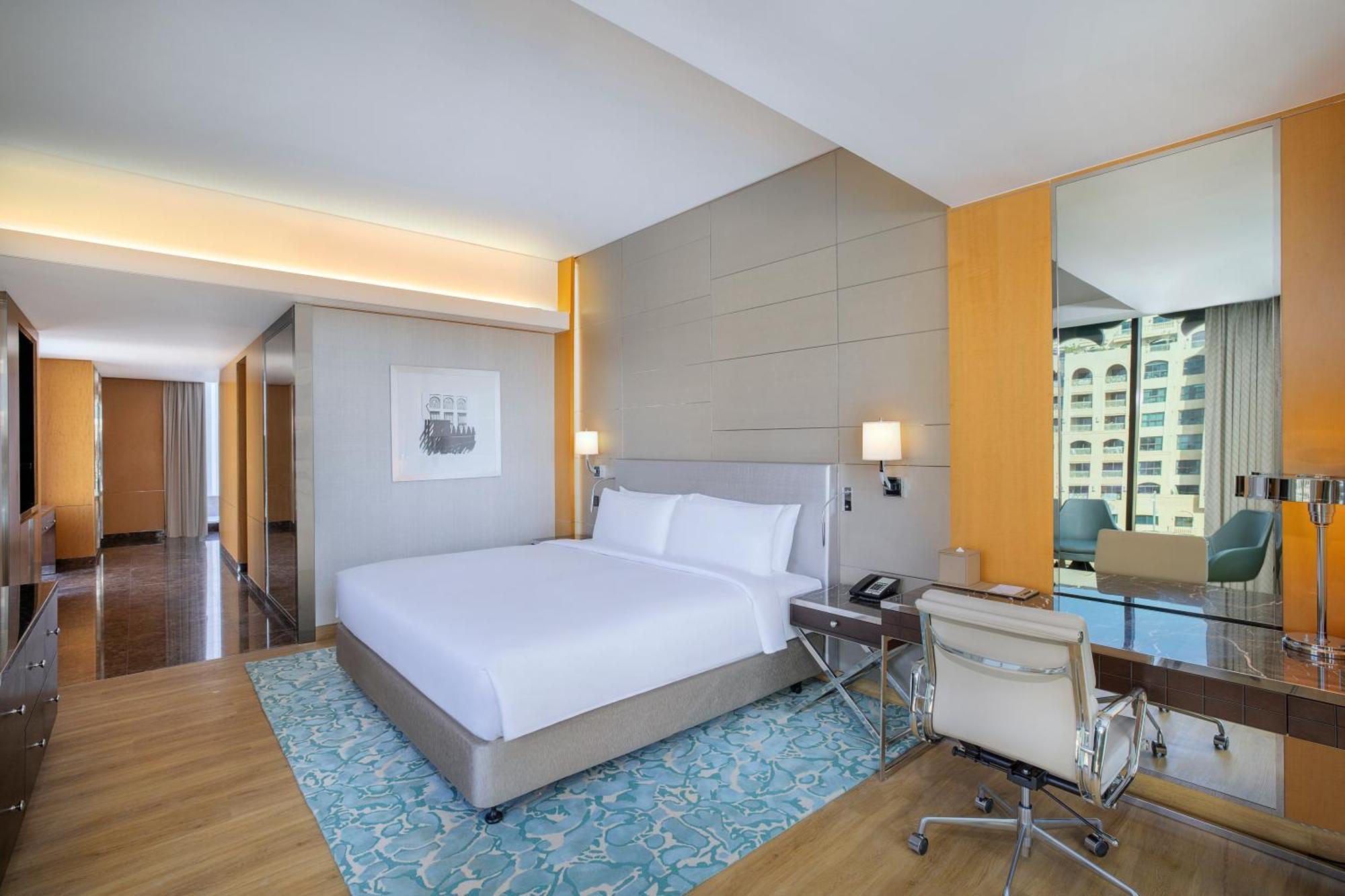 Quarto Executivo de Canto com Cama King-size, Varanda e Acesso ao Lounge