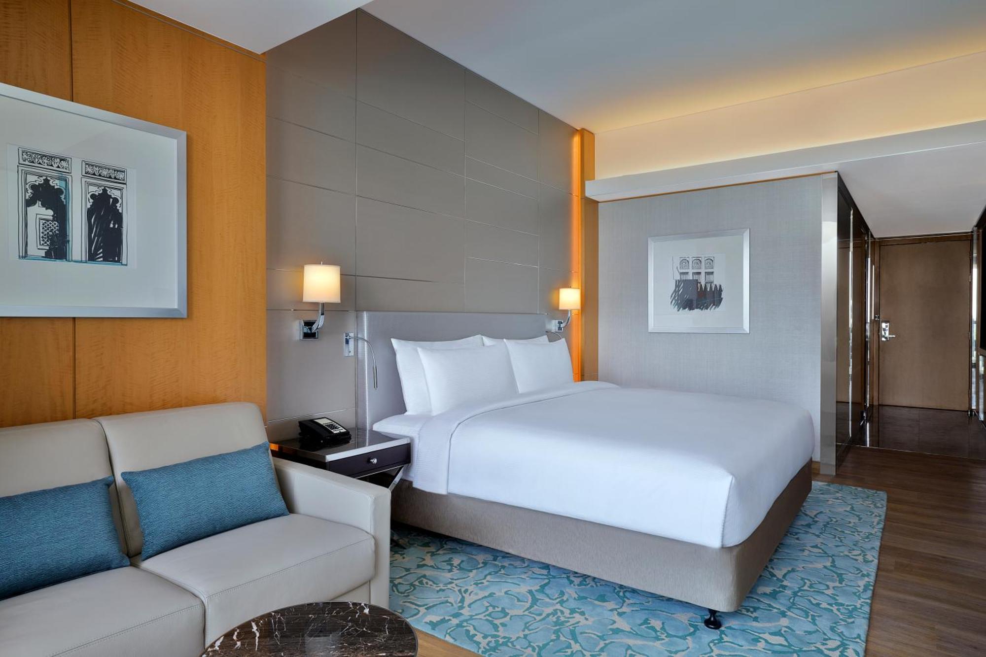 Quarto Premium com Cama King-size, Varanda e Vista do Mar
