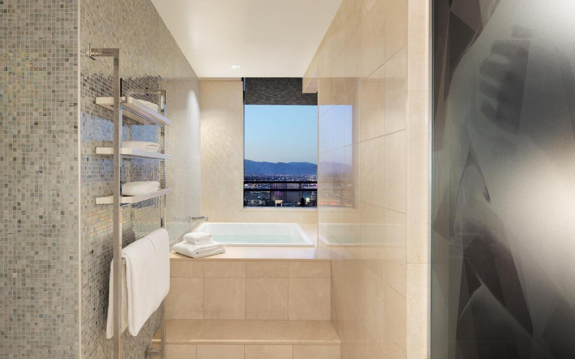 Suíte de 1 Quarto com Terraço e Vista da Fonte