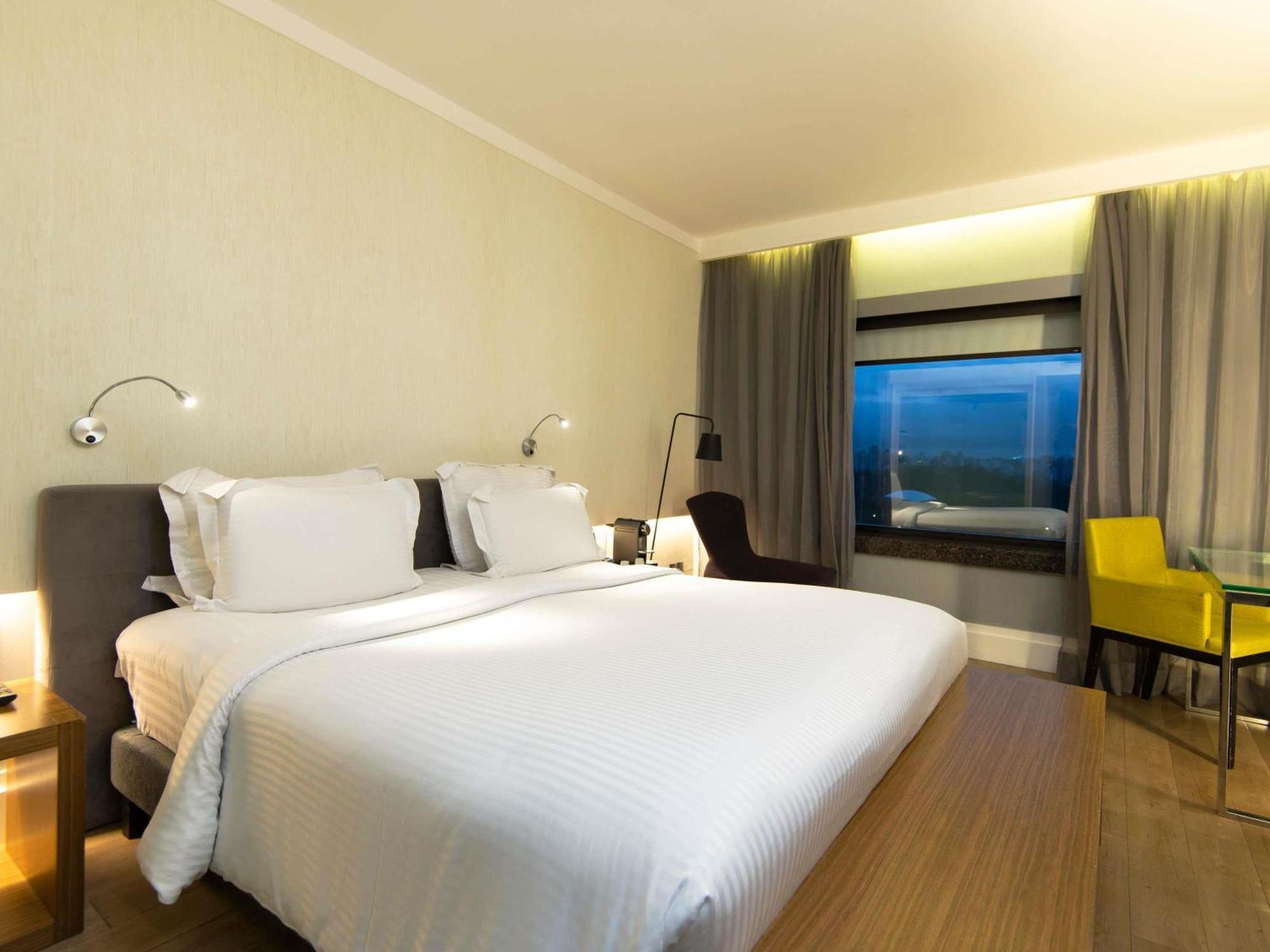 Executive Queen Room with Park View,1717013322:JPEG