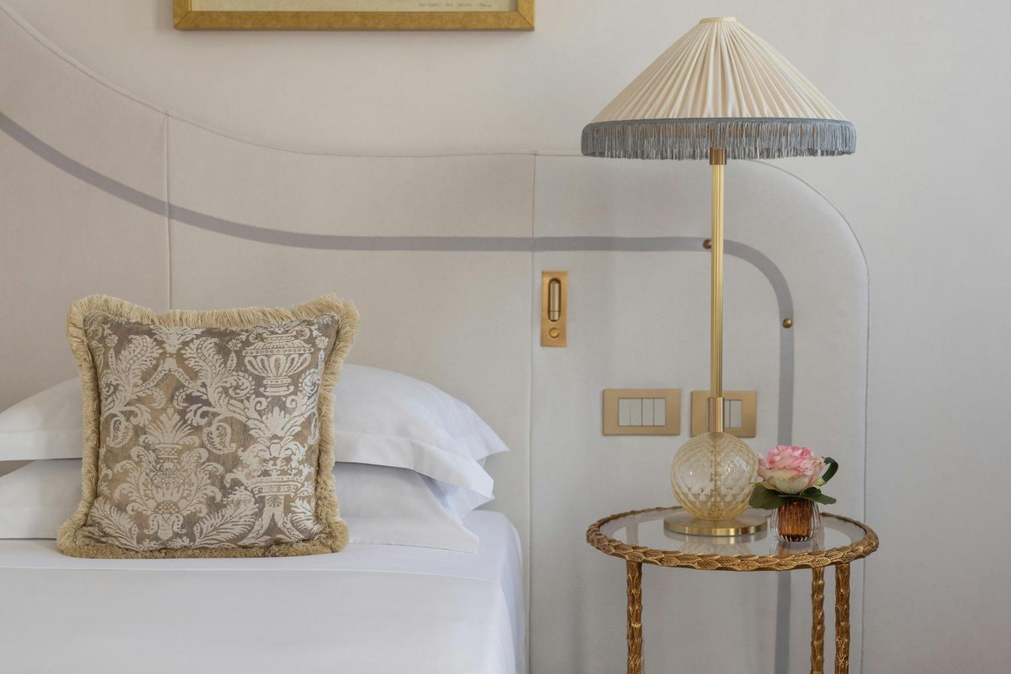 Quarto Deluxe com Cama de Casal ou 2 de Solteiro e Vista da Lagoa