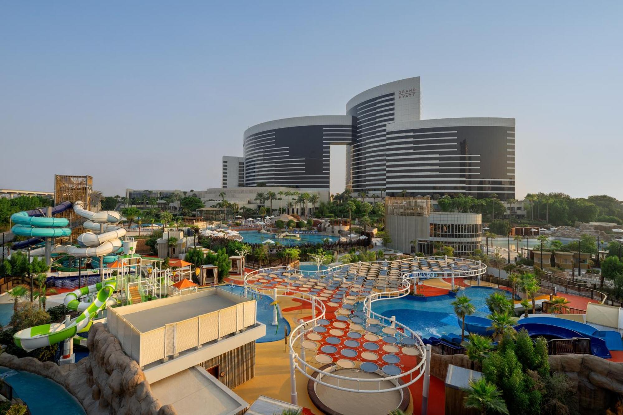 Quarto Superior Experiência de Ano Novo com jantar de gala obrigatório: AED 1600 por adulto e AED 800 por criança