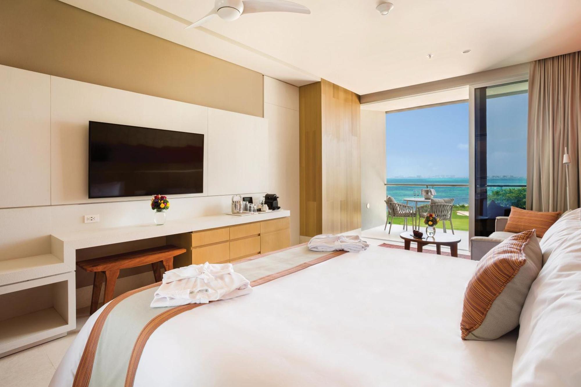 Deluxe Crew Suite golf Ocean View