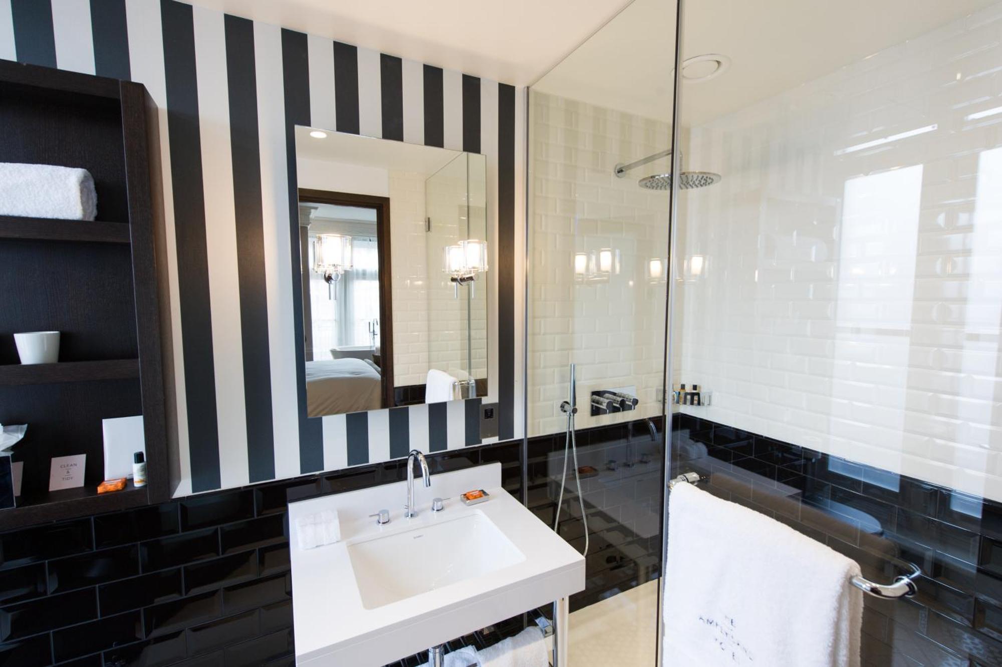 Quarto Superior com Cama de Casal ou 2 de Solteiro