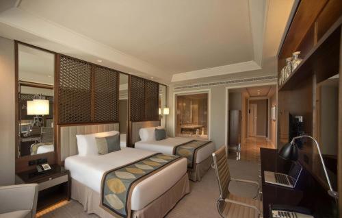 Quarto Club com 2 Camas de Solteiro e Vista de Burj