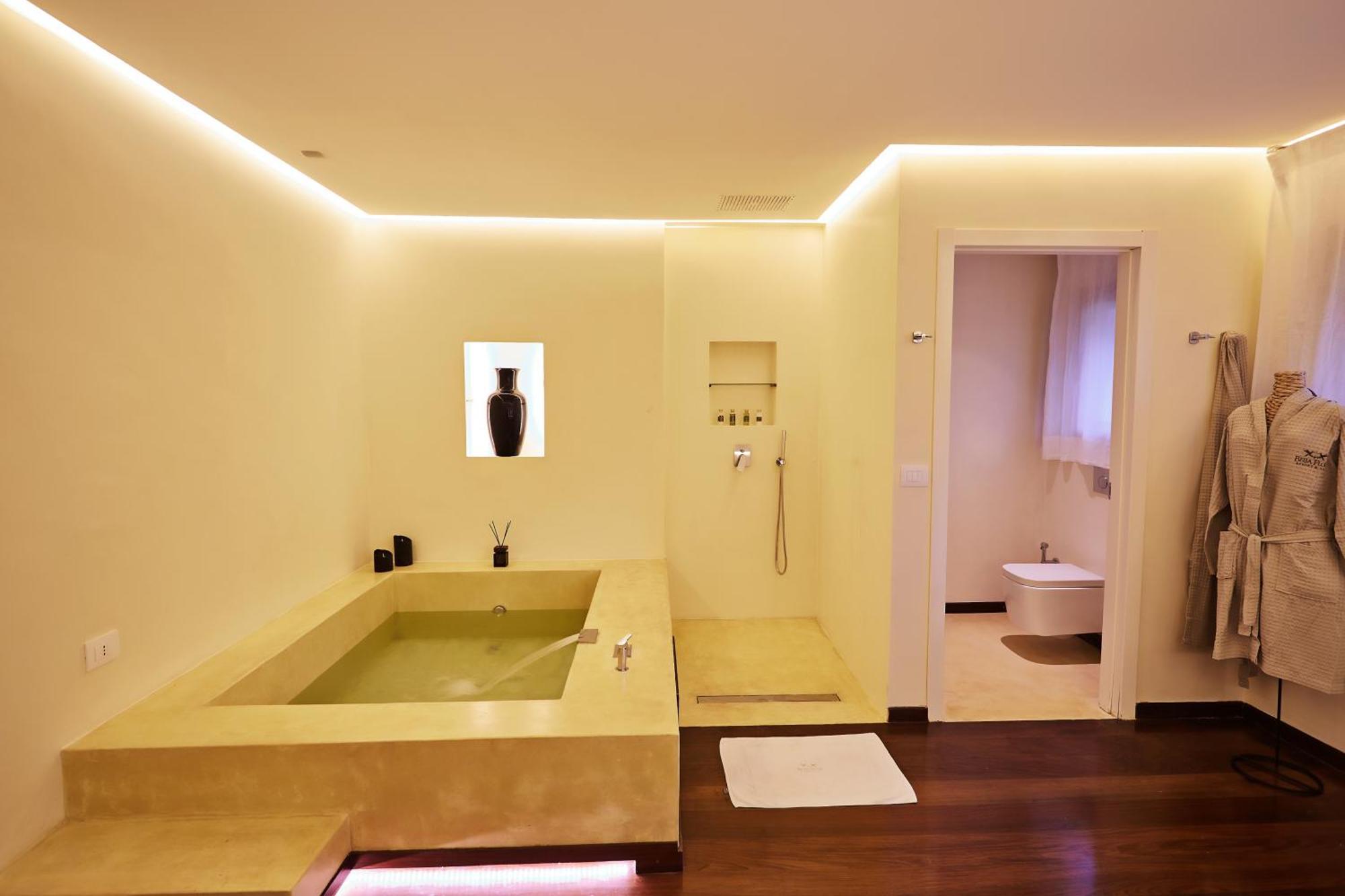 Suite with Pool View