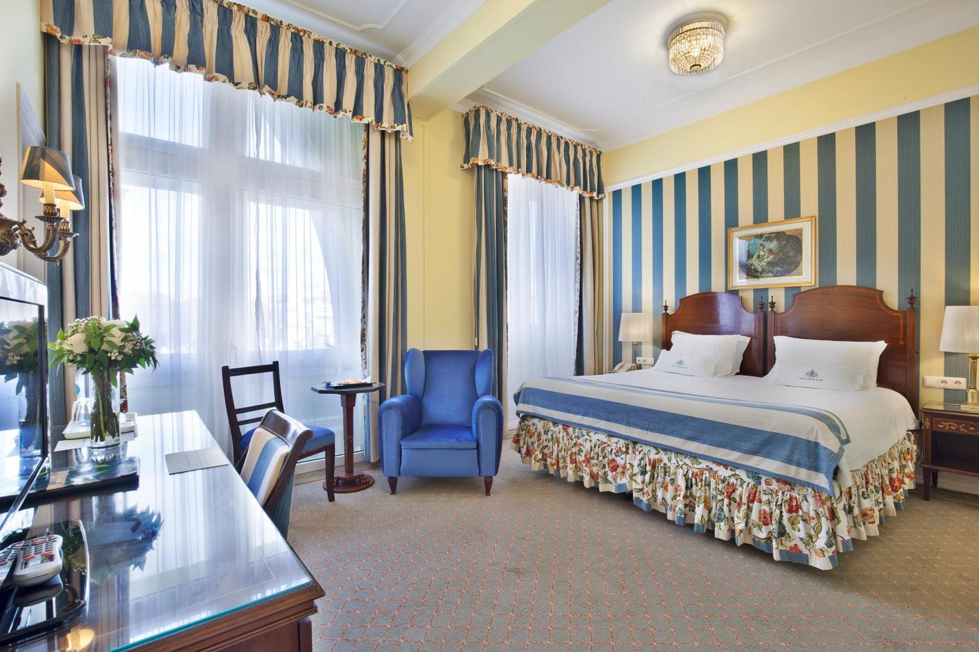 Quarto Superior com Cama de Casal ou 2 de Solteiro