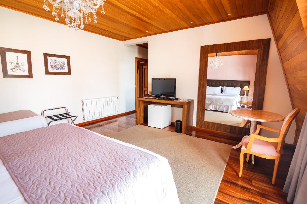 Quarto Superior com Cama de Casal ou 2 de Solteiro