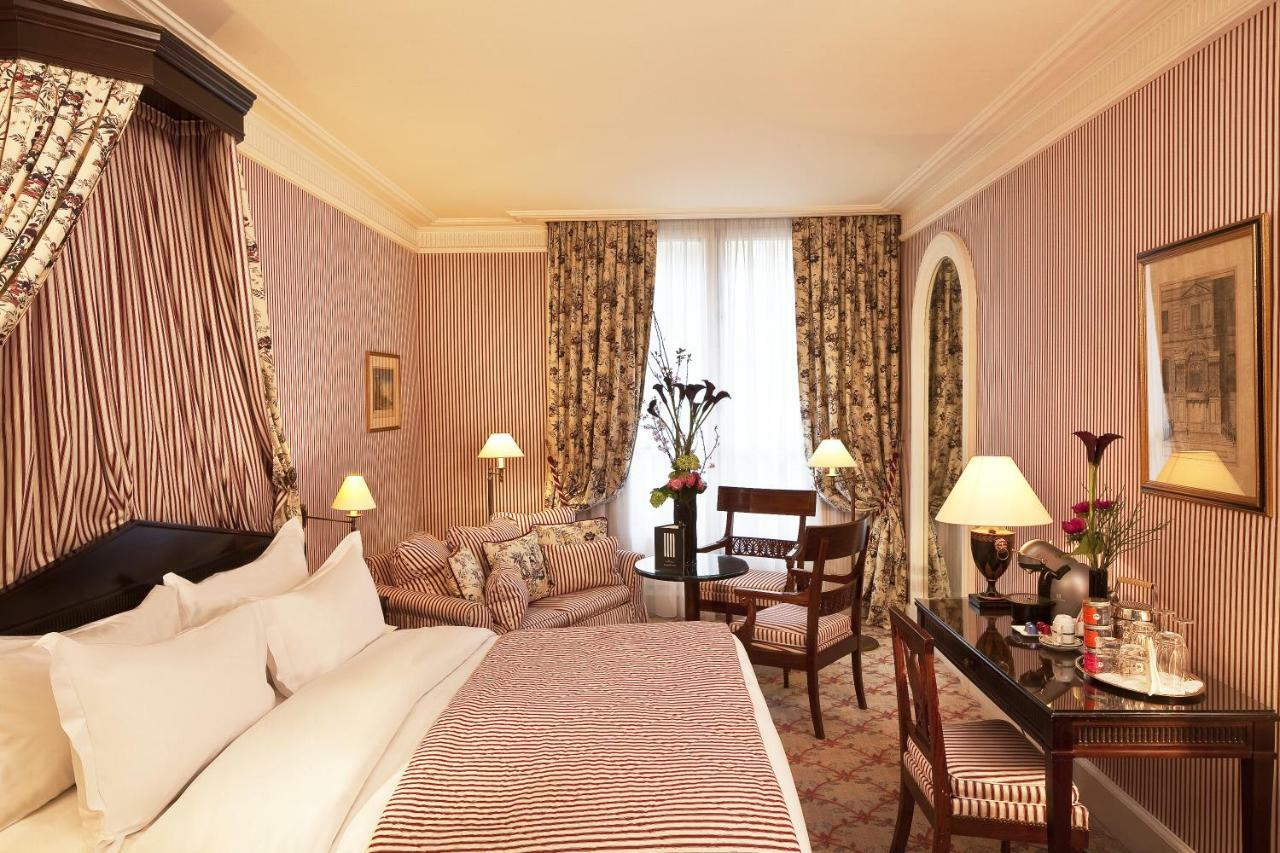 Prestige Junior King Suite with Sofa Bed