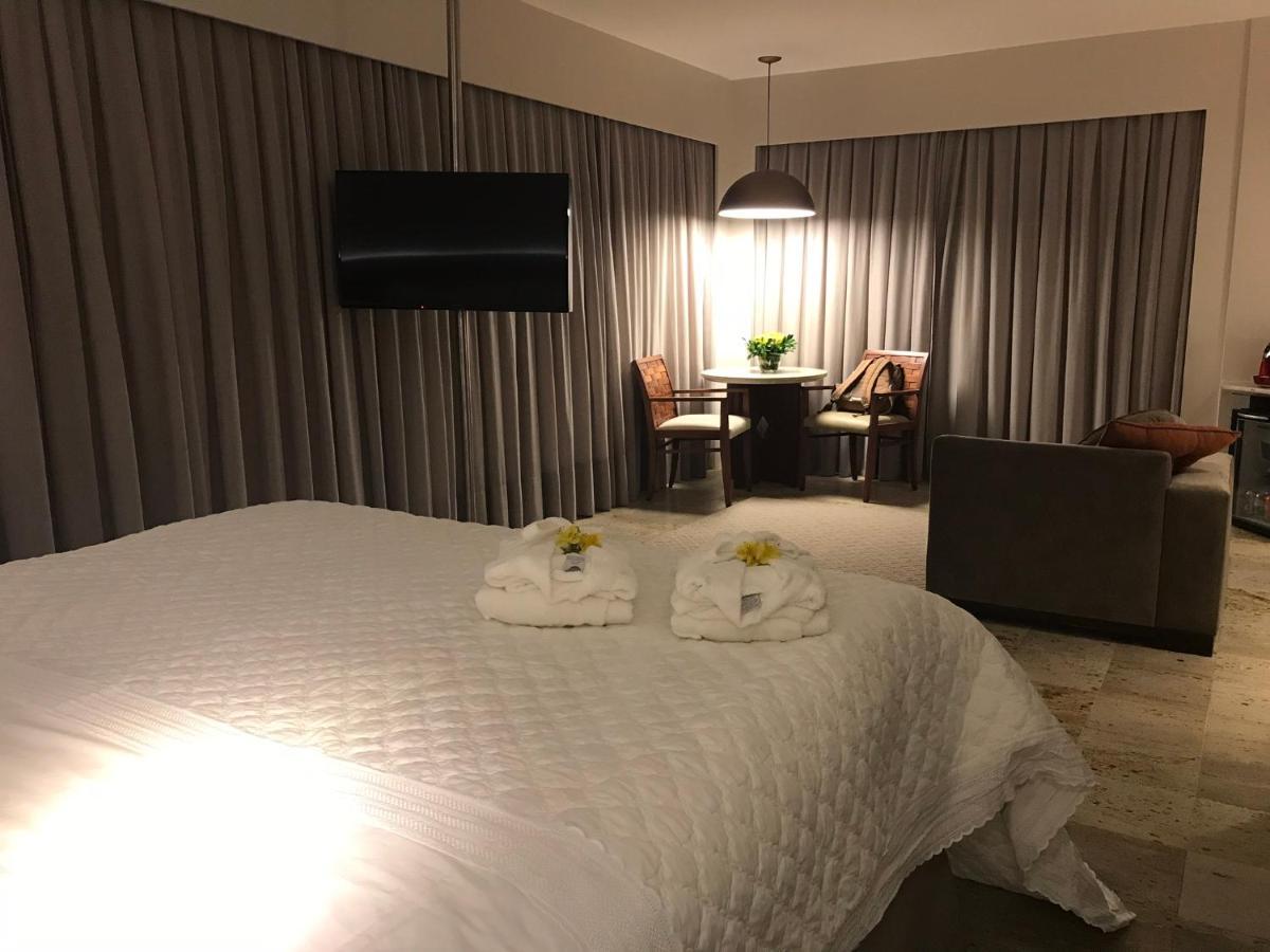 Deluxe Suite,1088746969:JPEG