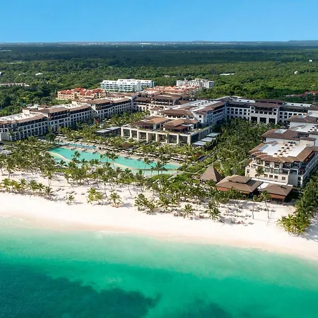 Lopesan Costa Bávaro Resort, Spa&Casino-3