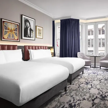 The Trafalgar St James London Curio Collection By Hilton-3