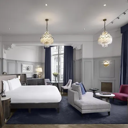 The Trafalgar St James London Curio Collection By Hilton-2