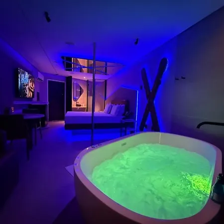 Nexos Motel Tamarineira (Adult Only)-2