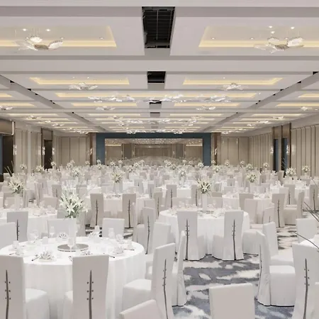 Crowne Plaza Dubai Festival City-2