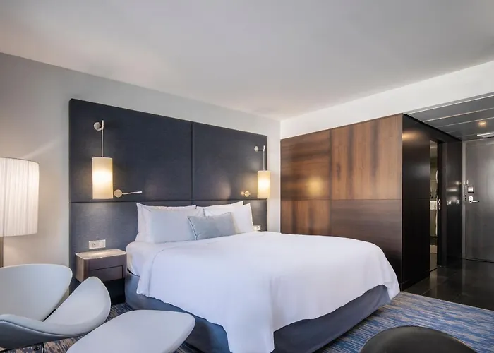 Renaissance Paris Arc De Triomphe Hotel